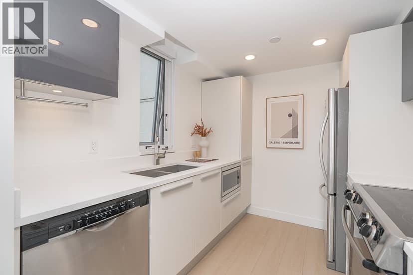 1602 1323 Homer Street — photo 9 of 33