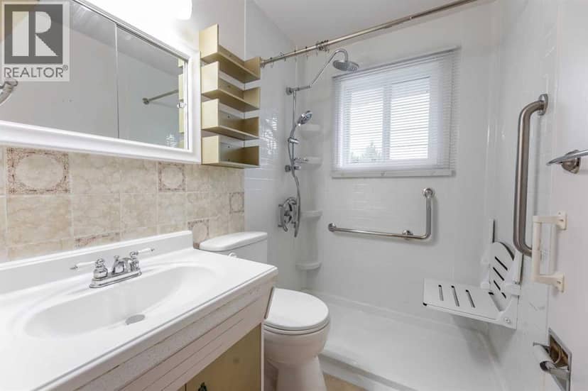 104 Fraser Street — photo 16 of 40