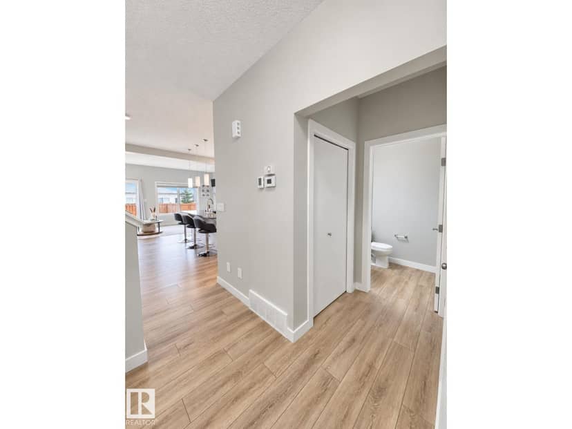 262 39A AV NW, Edmonton, photo 3