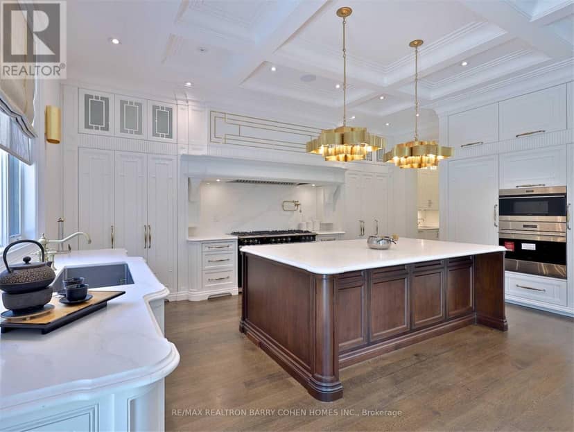 39 Arjay Crescent — photo 8 of 36