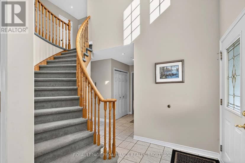 323 Sunrise Crescent, Kingston, photo 4