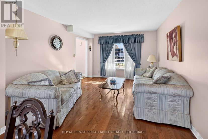 323 Sunrise Crescent, Kingston, photo 7