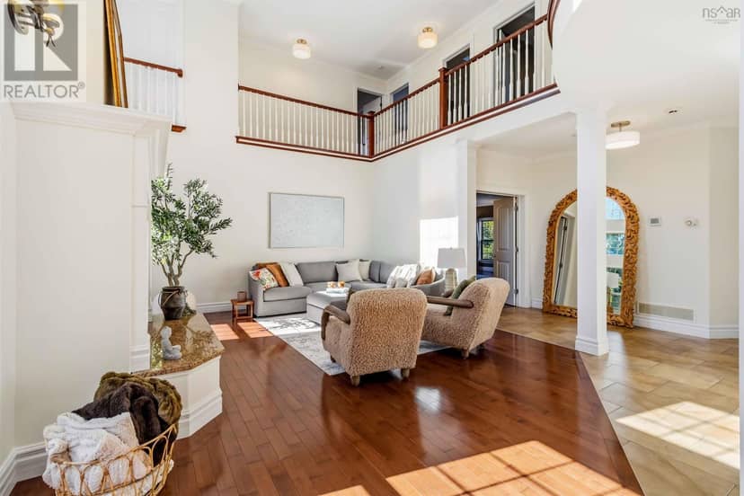 61 Colins Road — photo 10 of 40