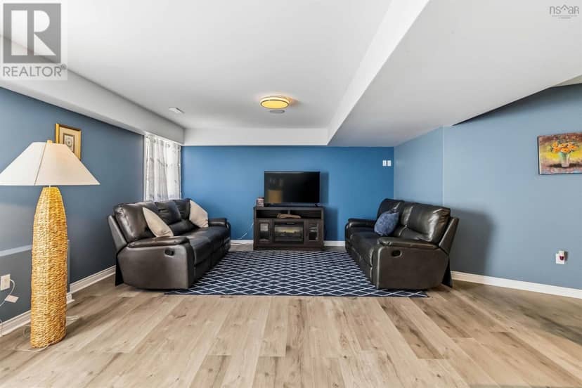 61 Colins Road — photo 37 of 40