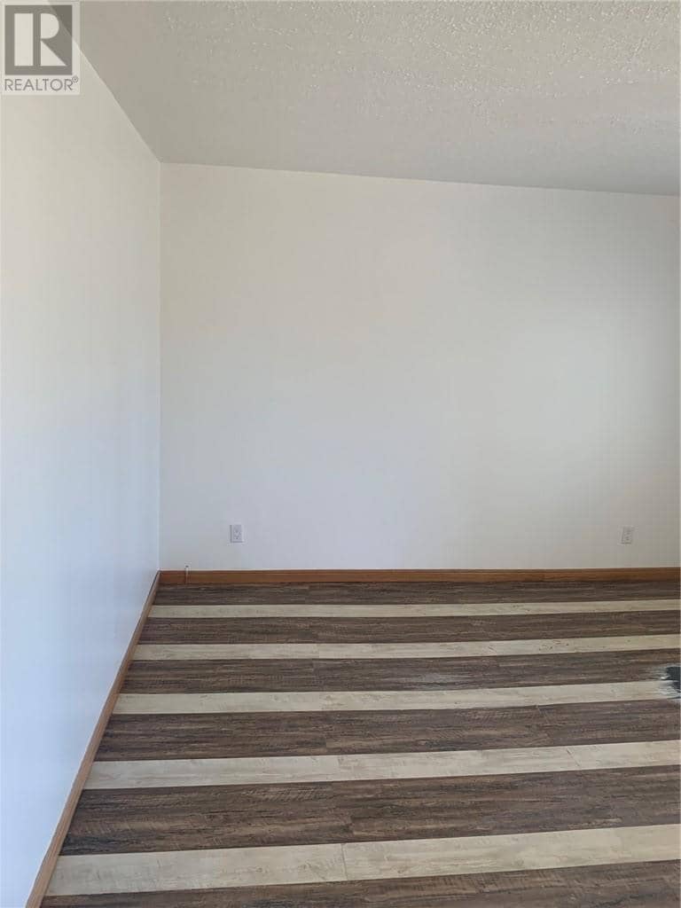 545 MEAD Boulevard — photo 10 of 21