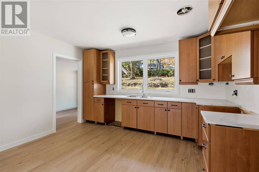 147 Shannon RD — photo 11 of 31