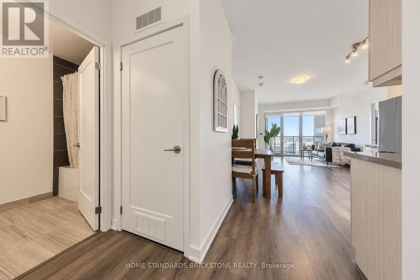 1207 - 105 Oneida Crescent, Richmond Hill, photo 6