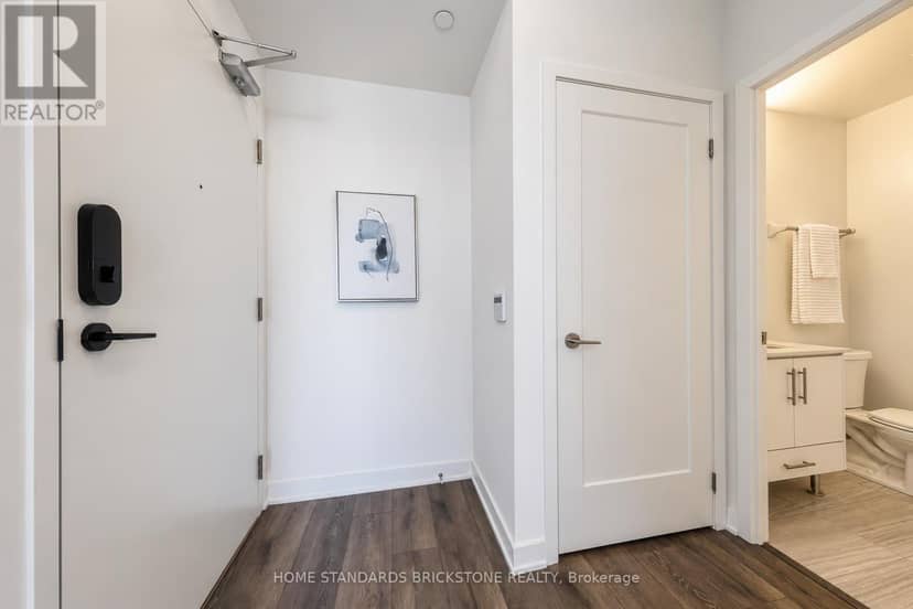 1207 - 105 Oneida Crescent, Richmond Hill, photo 3