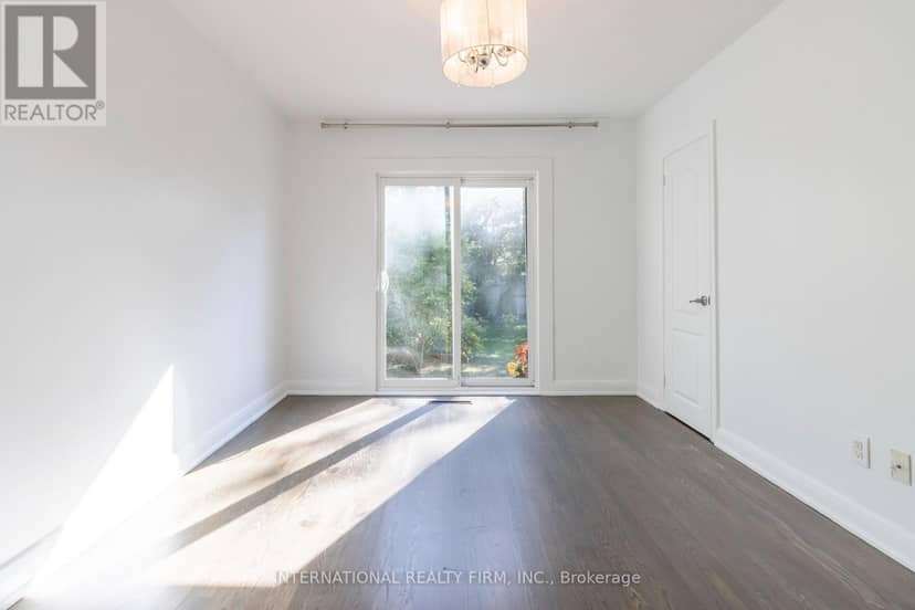 582 South Service Road — photo 15 of 27