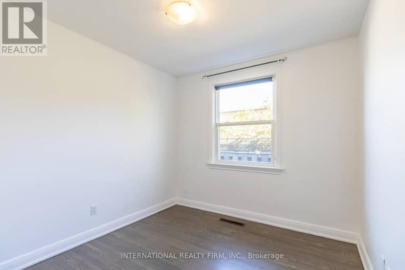 582 South Service Road — photo 17 of 27