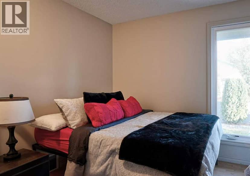 331 Woodbine Boulevard SW — photo 19 of 24