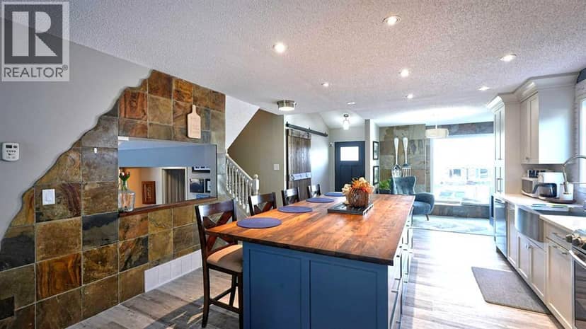 331 Woodbine Boulevard SW — photo 9 of 24