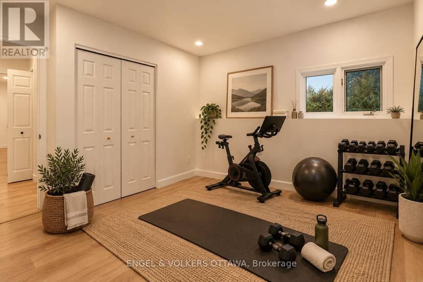 5293 McLean Crescent — photo 26 of 40
