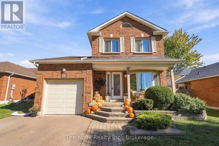 19 Sandringham Drive, Clarington