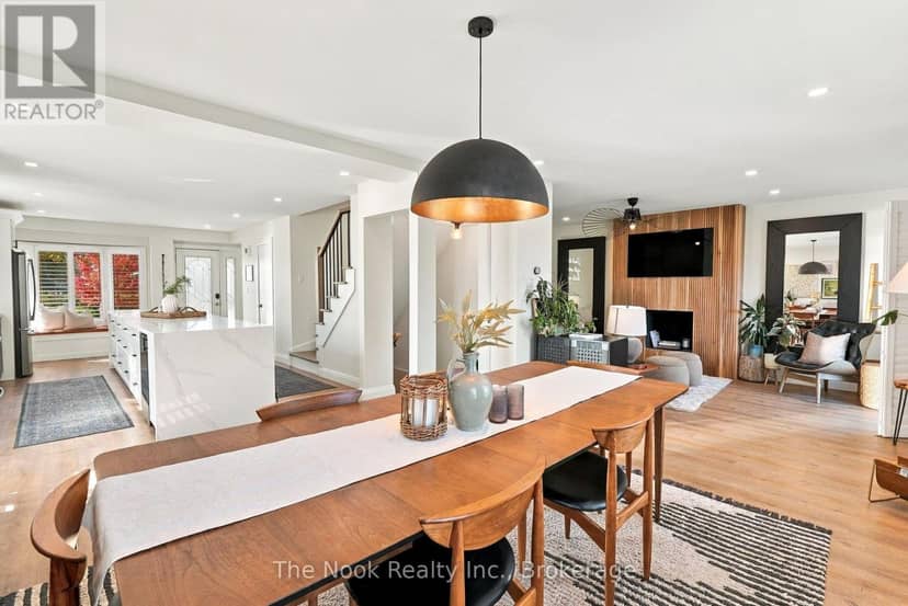 19 Sandringham Drive — photo 9 of 30