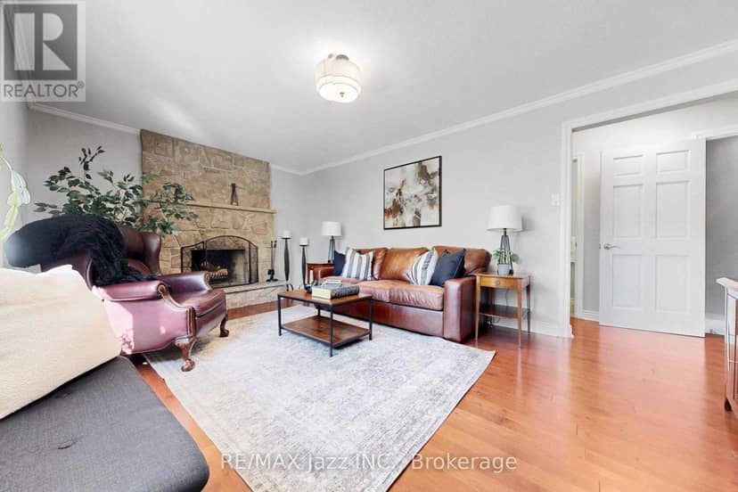 10 Trinity Crescent — photo 20 of 40