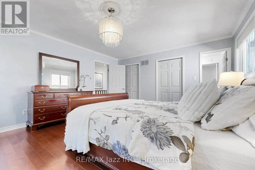 10 Trinity Crescent — photo 28 of 40