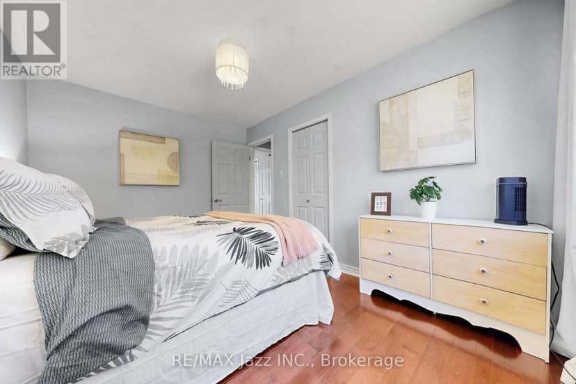 10 Trinity Crescent — photo 34 of 40