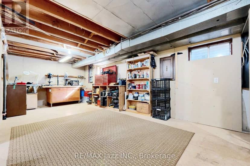 10 Trinity Crescent — photo 37 of 40