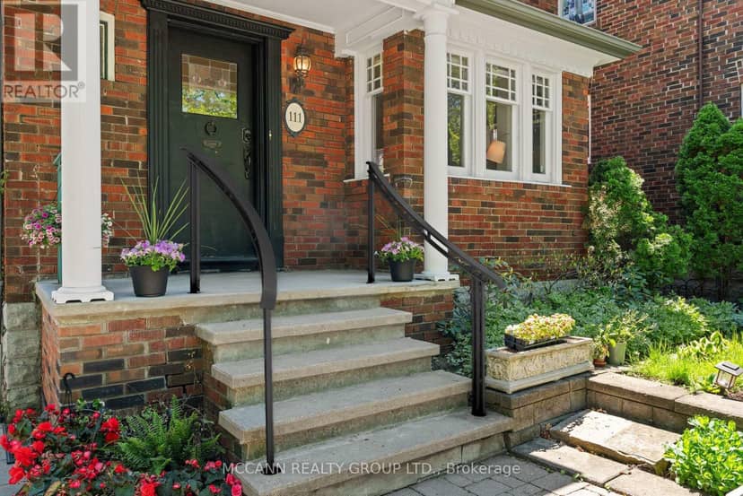 111 Chudleigh Avenue, Toronto, photo 2