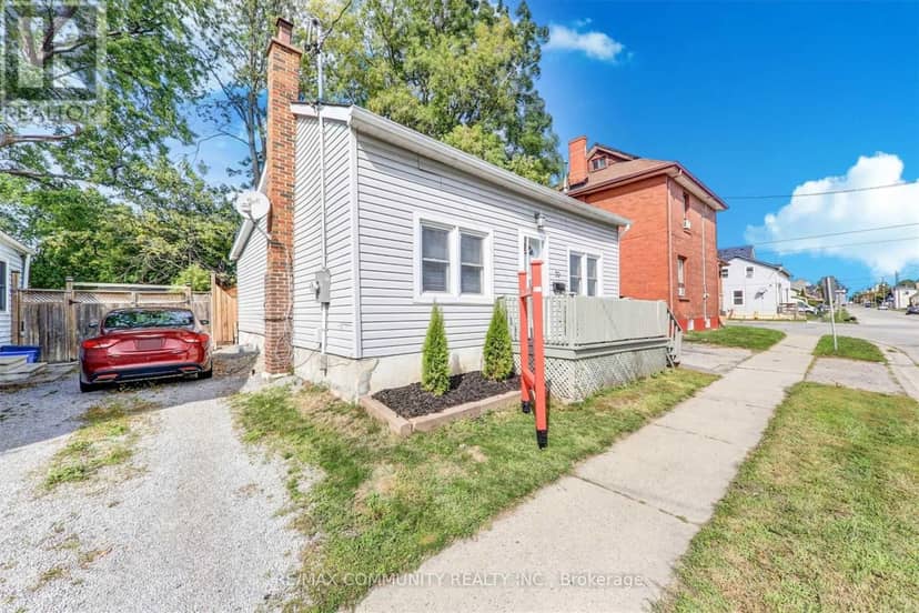 70 Colborne Street W, Oshawa, photo 2