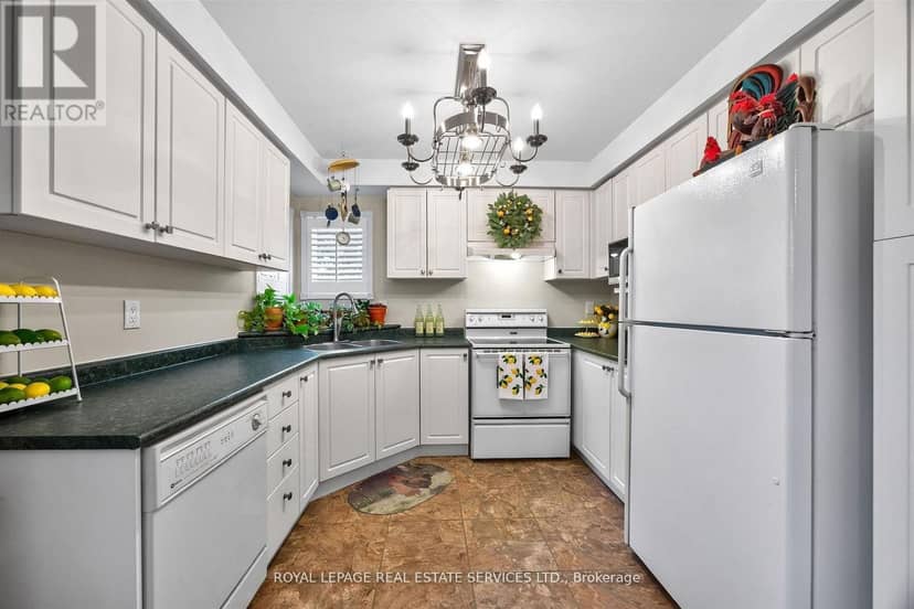 45 Rosemarie Crescent — photo 13 of 40
