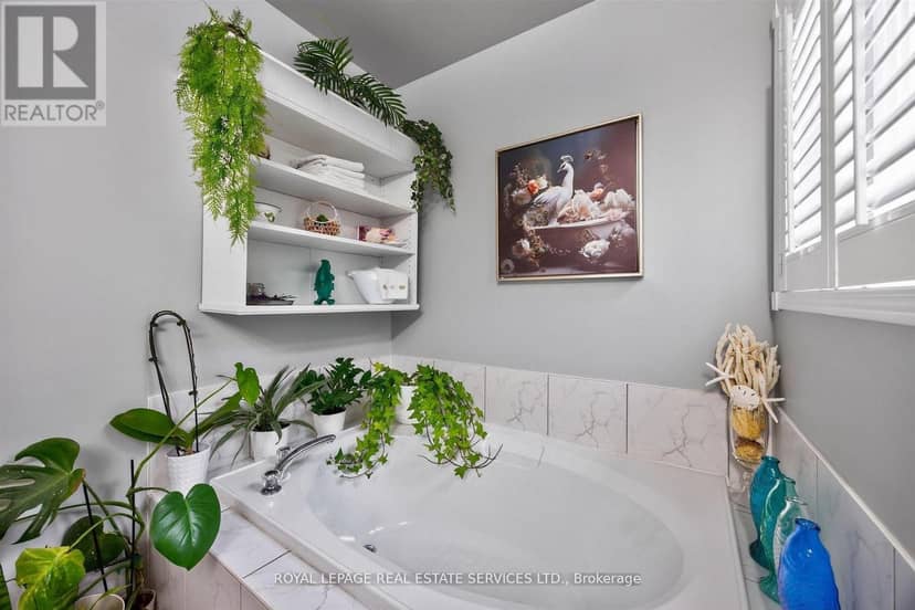 45 Rosemarie Crescent — photo 18 of 40