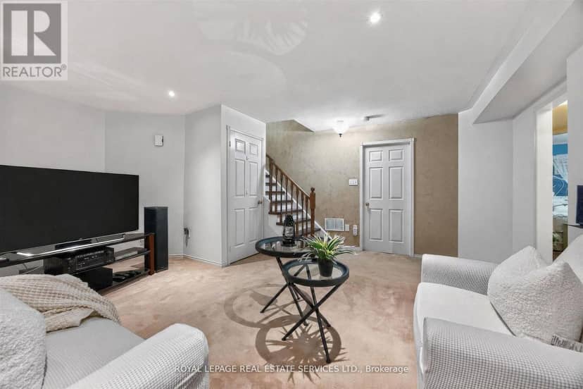 45 Rosemarie Crescent — photo 23 of 40