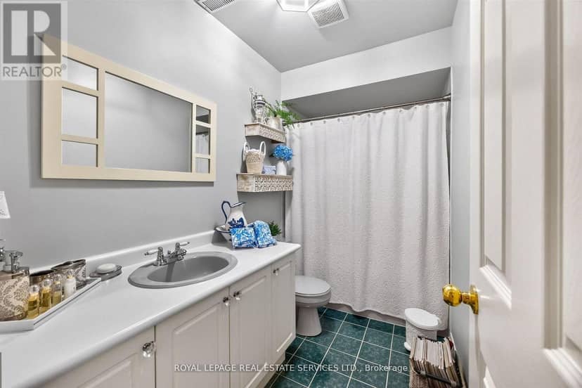 45 Rosemarie Crescent — photo 33 of 40