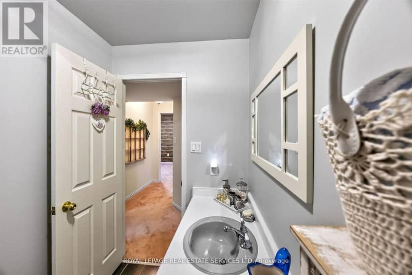 45 Rosemarie Crescent — photo 34 of 40