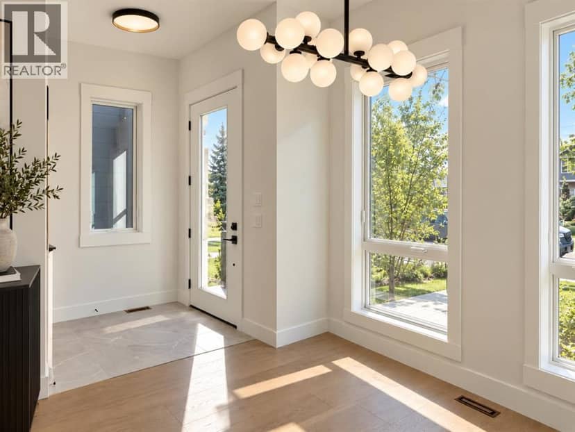 3130 39 Street SW, Calgary, photo 2