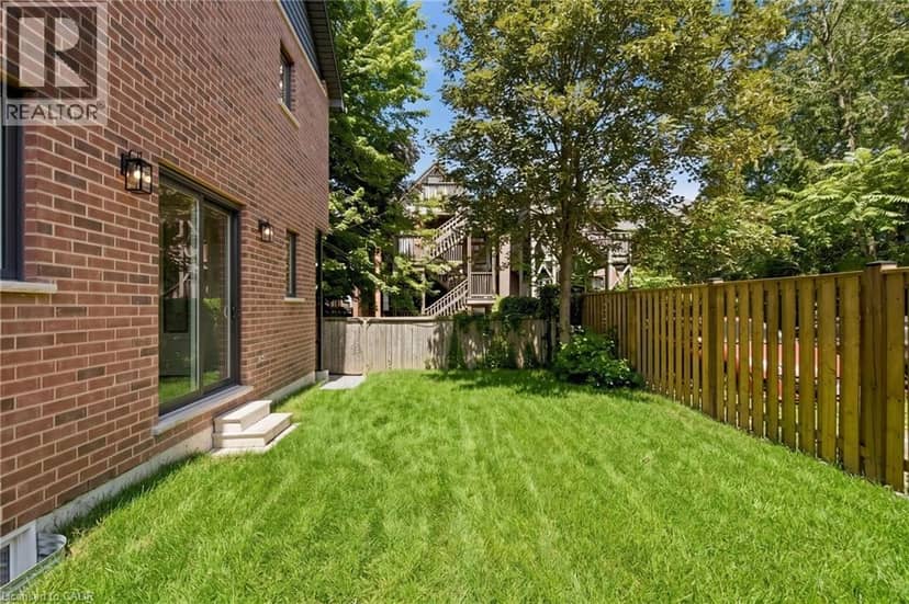 279 HESS Street S, Hamilton, photo 2