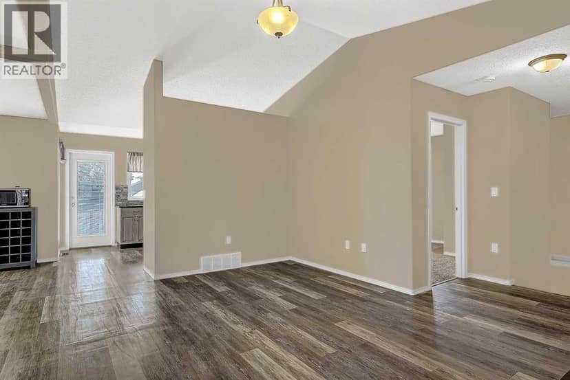 10244 97 Street, Sexsmith, photo 7