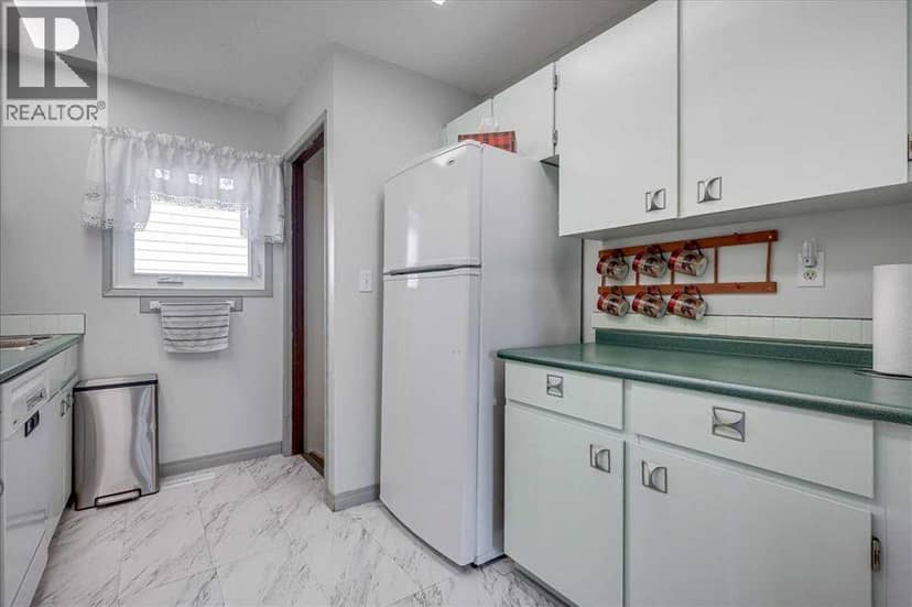18 Greenham Drive, Red Deer, photo 8