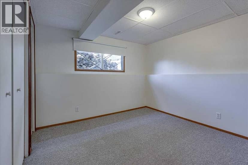 18 Greenham Drive — photo 20 of 32