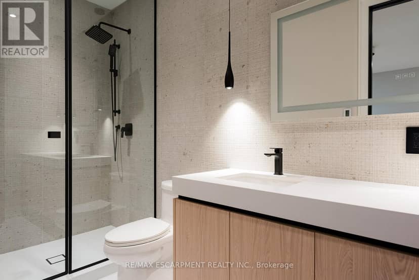 696 Montbeck Crescent — photo 30 of 40