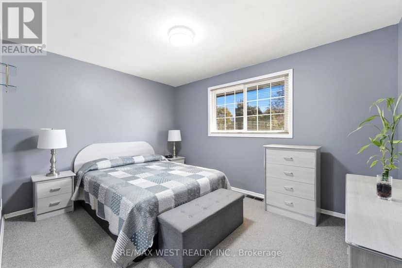 1380 Queen's Boulevard — photo 7 of 16