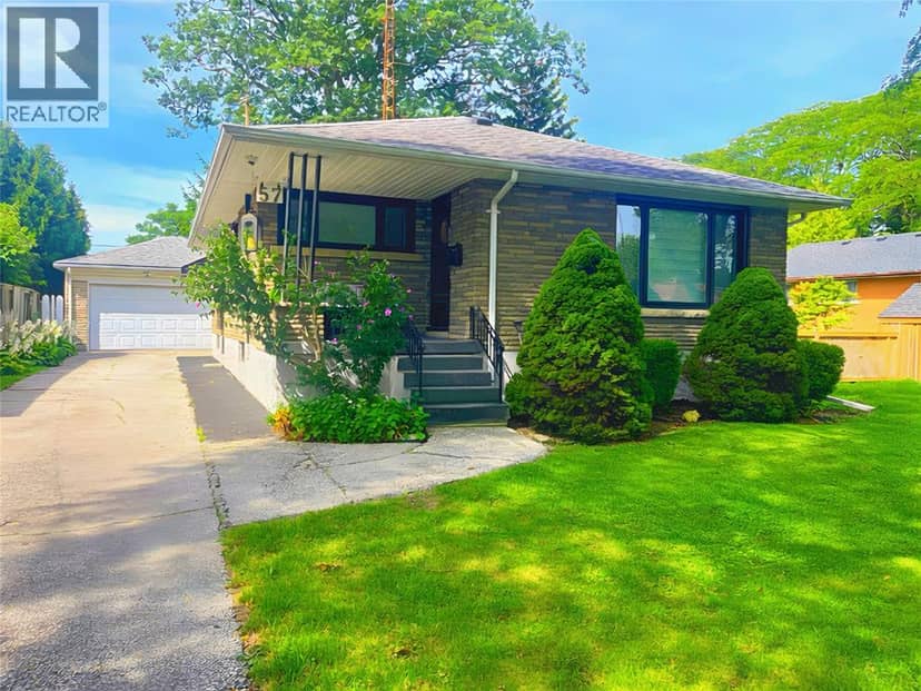 57 Vimy CRESCENT — photo 1 of 40