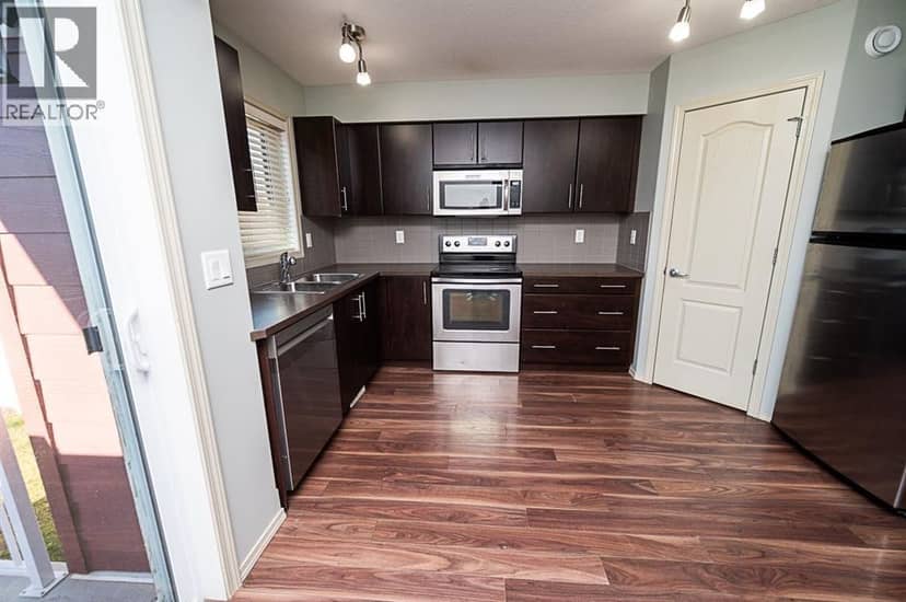 1404, 30 Carleton Avenue — photo 10 of 31