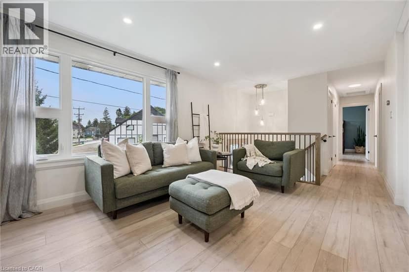 8 CHRISTIAN Street — photo 10 of 40