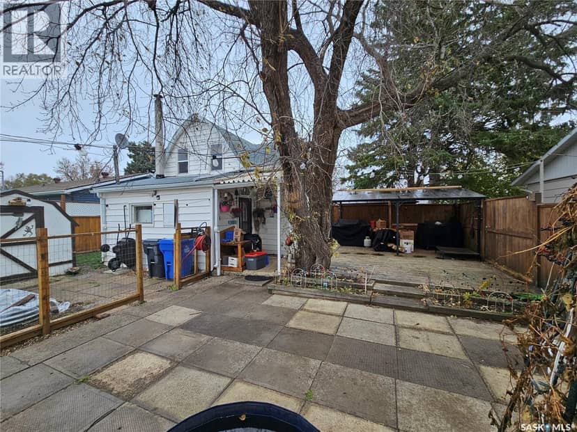 107 Carlyle STREET — photo 10 of 35