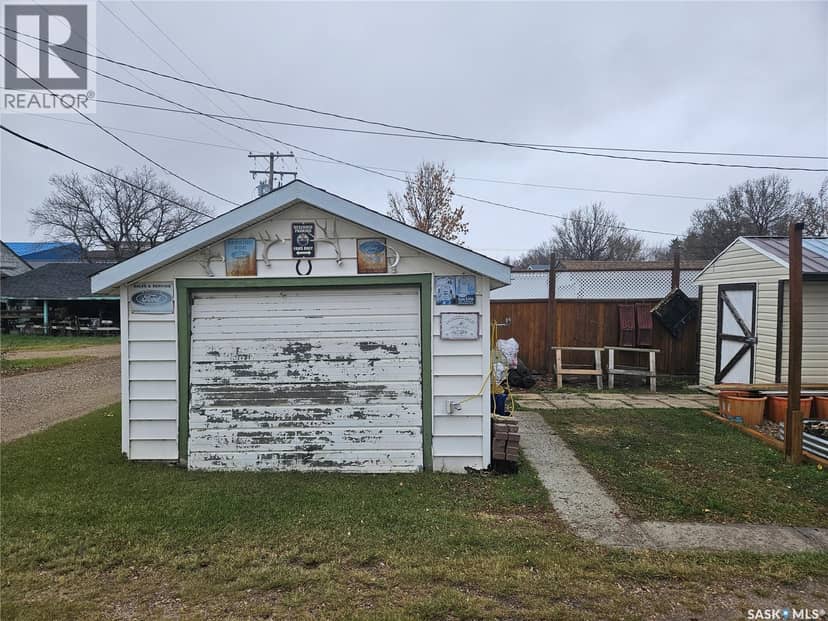 107 Carlyle STREET — photo 13 of 35