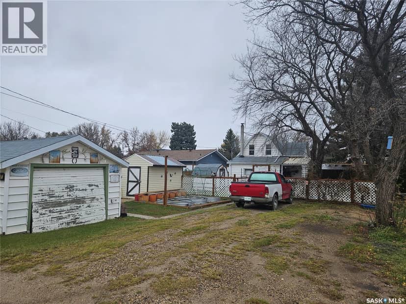 107 Carlyle STREET — photo 14 of 35