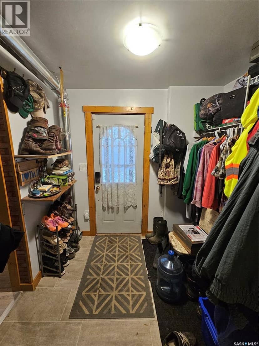 107 Carlyle STREET — photo 15 of 35