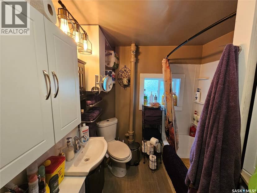 107 Carlyle STREET — photo 17 of 35