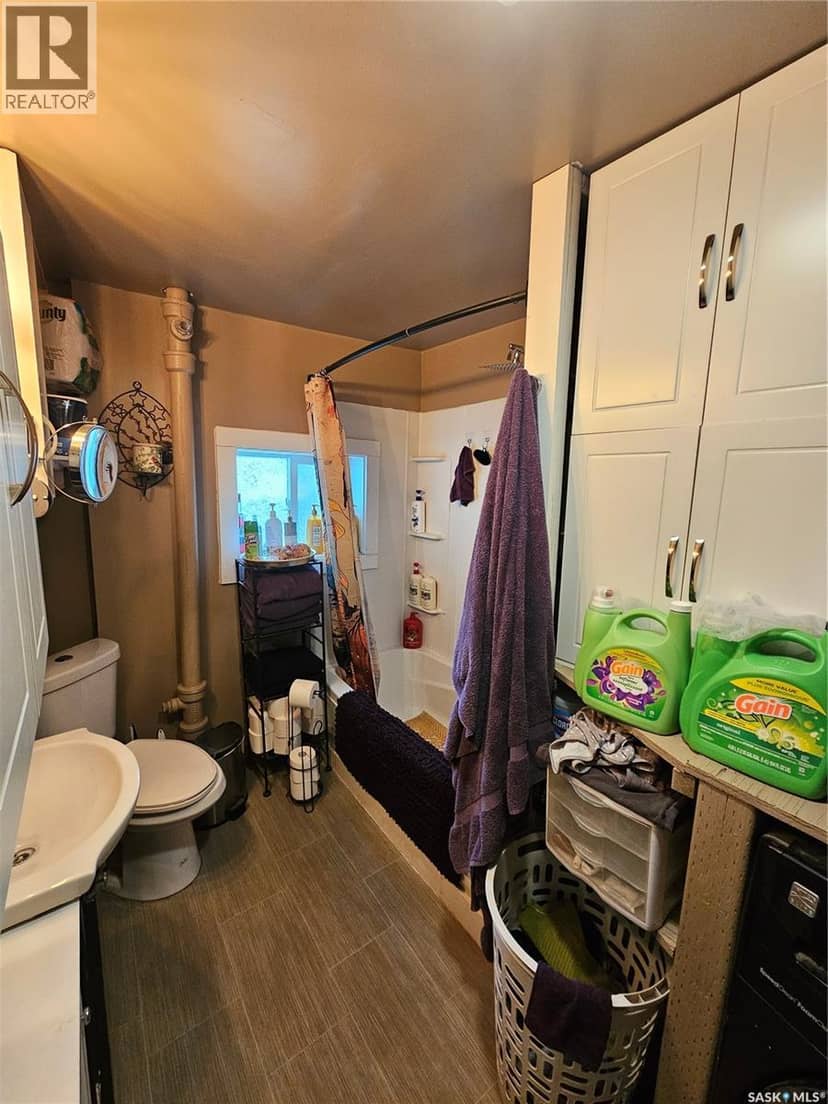 107 Carlyle STREET — photo 18 of 35