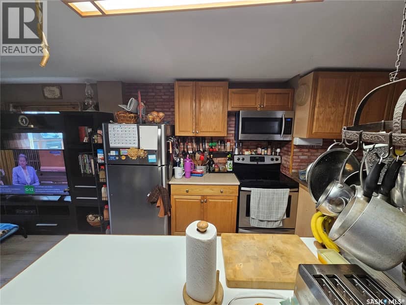 107 Carlyle STREET — photo 23 of 35