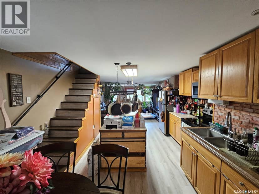 107 Carlyle STREET — photo 26 of 35