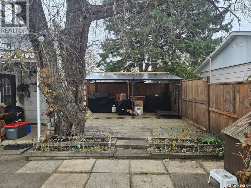 107 Carlyle STREET — photo 6 of 35