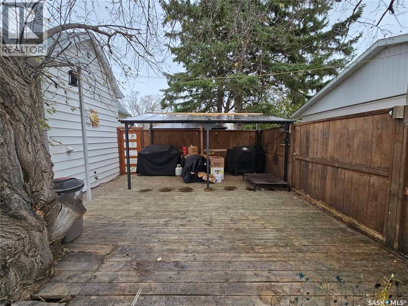 107 Carlyle STREET — photo 7 of 35